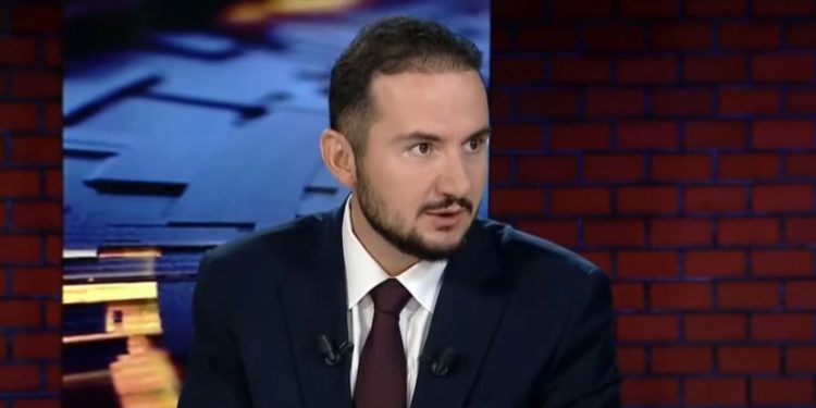 “Edhe të dënuarit e PS-së janë viktima të kryeministrit”, Salianji: Ramës çdo njeri i lirë i duket problematik, sepse kjo është natyra e autokratëve