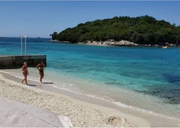 Dhoma Amerikane e Tregtisë ngre alarmin: Turizmi në rrezik, shkak mungesa e ujit, zjarret në Landfille dhe ndërtimet në sezon!