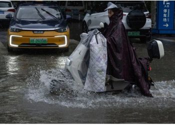 Moti i keq përfshin edhe Kinën/ Evakuohen mbi 10 mijë qytetarë nga reshjet masive, raportohet për dy viktima