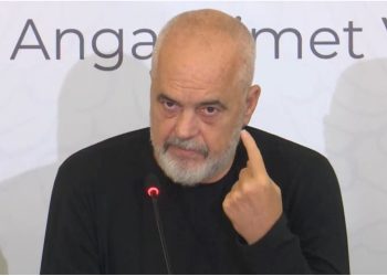 Rama kthehet nga Elbasani: Kryetar, 10 mandate duhet të të lënë pa gjumë! Të ikin të gjithë drejtorët
