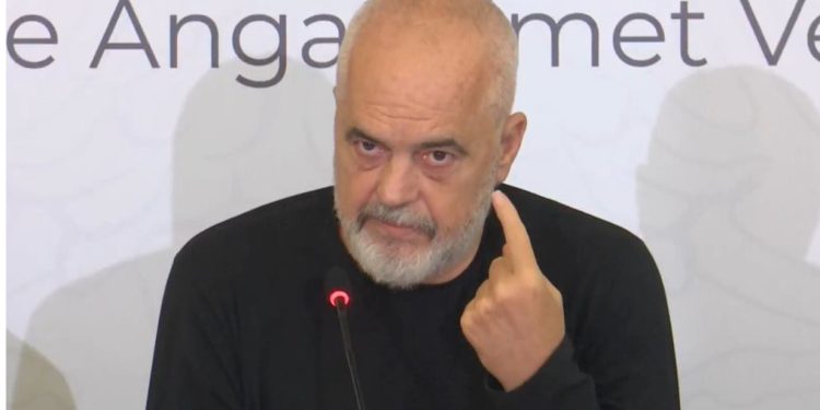 Rama kthehet nga Elbasani: Kryetar, 10 mandate duhet të të lënë pa gjumë! Të ikin të gjithë drejtorët