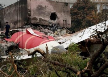 Misteri i rrëzimit të avionit në Indi/ Zbardhet biseda e pilotëve: Pse e ndërpreve karburantin?