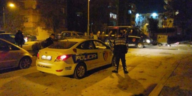 Sherr masiv në zonën e ‘Ujit të Ftohtë’/ 15 persona përfshihen në konflikt, 57-vjeçari goditet me thikë pranë zemrës