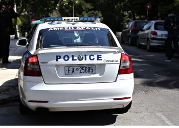 U përpoq t’i rrëmbente një gruaje vajzën 4-vjeçare, arrestohet 48-vjeçari shqiptar në Greqi