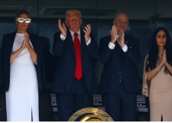 FOTOLAJM/ Krah Melanisë dhe Infantinos, Trump ndjek nga afër finalen e Kupës së Botës për Klube, duelin “Chelsea- PSG”