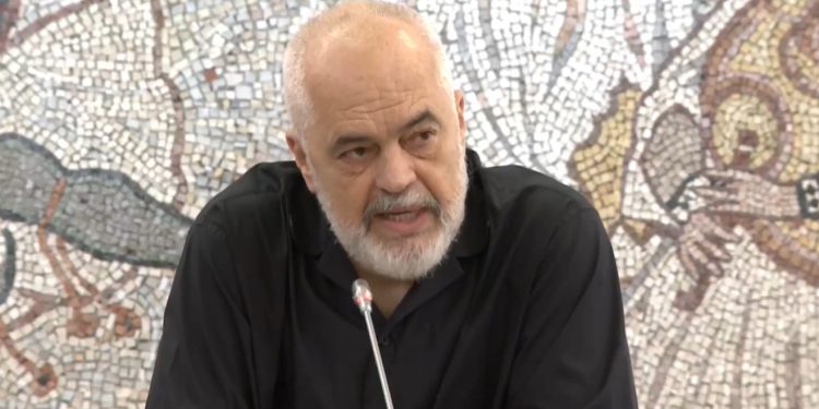 “Historia ndërto sot që të legalizosh nesër, nuk do ecë më,” Rama: Sot do bëhet një konfiskim pallati në qytetin e Vlorës! Nuk do të ketë asnjë tolerancë