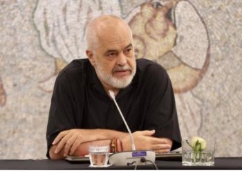 Pjesa e takimit me dyer të mbyllura/ Rama: T’i hiqet licenca çdo zyre avokatie dhe noterie që ofron me pagesë shërbimet e “e-Albania”