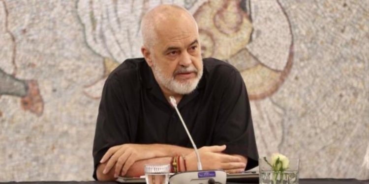 Pjesa e takimit me dyer të mbyllura/ Rama: T’i hiqet licenca çdo zyre avokatie dhe noterie që ofron me pagesë shërbimet e “e-Albania”