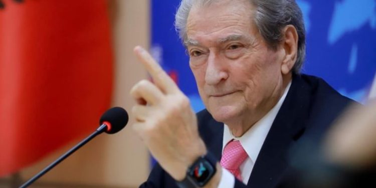 “Bandë e vërtetë”/ IKMT shkatërron kamperin në Theth, Berisha: Ky ishte ndërtim pa leje për Ramaduron