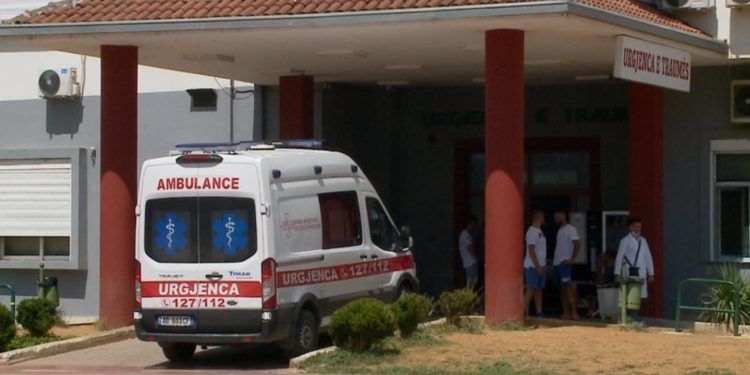 Ngjarja e rëndë në Vlorë/ 17-vjeçarja qëlloi veten, familjarët fshehën armën, babai s’ishte dakord me stilin e jetesës