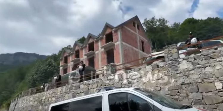 Blindohet godina në Theth, prishja do bëhet me tritol, pronari: Mesazh nga Rama!