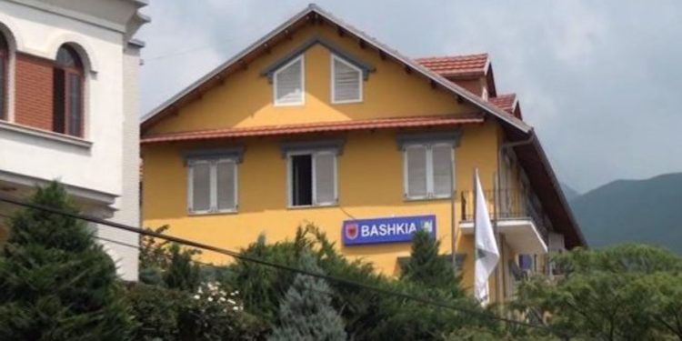 Furtunë dorëheqjesh në 4 bashkitë e Qarkut Dibër