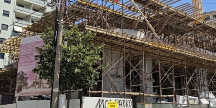 Pallati i konfiskuar në Vlorë: Investitor, ish-drejtori i Urbanistikës në bashki. Nën hetim për ndërtim të paligjshëm administratori e investitori