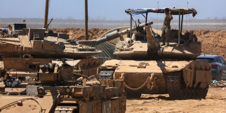 Sulmet izraelite në Gaza, zyrtarët shëndetësorë: Vriten 93 palestinezë përfshirë gra dhe fëmijë