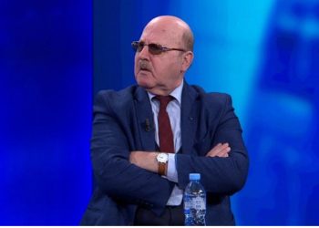 “Mos ta pafsha bojën mor spiun!” Haxhiu parashtroi “kërkesë” për mbylljen e RTSH-së, shpërthen kompozitori: Je i futur nga qarqe në dëm të Shqipërisë