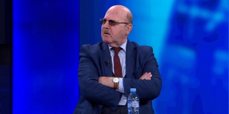 “Mos ta pafsha bojën mor spiun!” Haxhiu parashtroi “kërkesë” për mbylljen e RTSH-së, shpërthen kompozitori: Je i futur nga qarqe në dëm të Shqipërisë