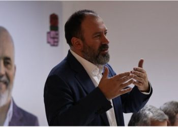 Edi Rama emëron Arbjan Maznikun ‘kryebashkiak’ të Shqipërisë!