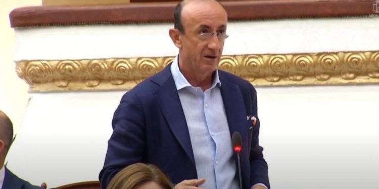 Përplasja Shabani-Lapaj për karrigen e deputetit, reagon Dashnor Sula: Partitë e reja kanë mëndësitë e partive të vjetra….