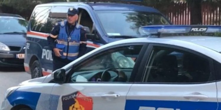 EMRI/ U gjet pa shenja jete nga familjarët në parkim, zbulohet identiteti i 29-vjeçarit në Tiranë