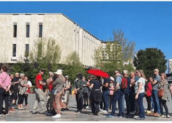 Italianët zëvendësojnë shqiptarët e Kosovës si turistë në Shqipëri, 1 në 4 vizitorë vjen nga përtej detit