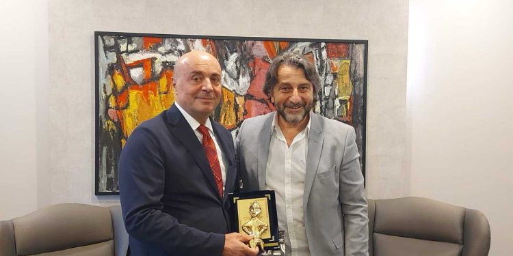 Komuna e Prishtinës nderon me Çmimin e Mirënjohjes CEO-n e SIGAL, z. Avni Ponari!