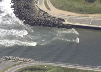 Japoni, një femër humb jetën ndërsa përpiqej të largohej nga zona e prekur nga cunami.