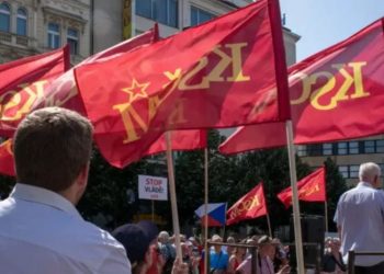 Komunizmi dhe nazizmi, Çekia miraton ligjin për të kriminalizuar dhe ndëshkuar me burg ata që i përhapin.