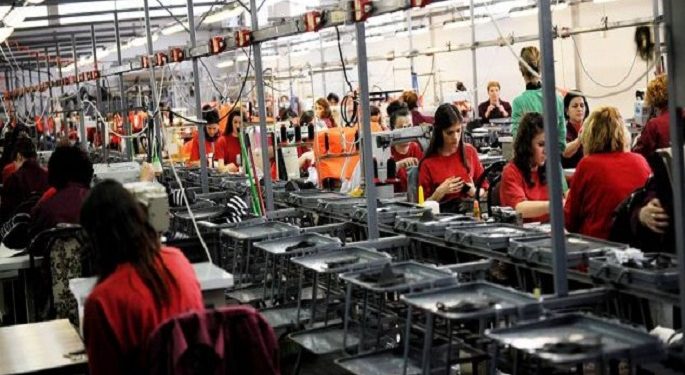 Kritikat e Dhomës Amerikane për Mjedisin e Biznesit: Mungesë e Punonjësve të Kualifikuar, Korrupsion dhe Burokraci.