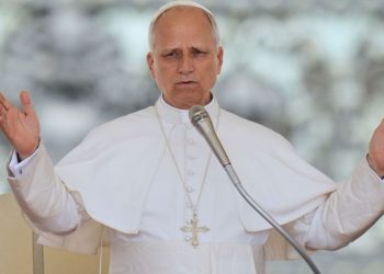 Papa Leoni XIV i këshillon botën për “sfidën” e AI: Të ruajmë dinjitetin njerëzor para inteligjencës artificiale.