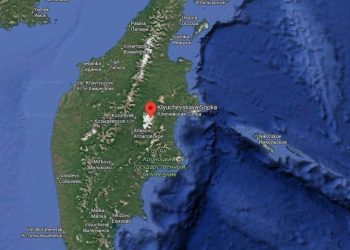 Pas tërmetit 8.8 ballë në Rusi, vullkani Klyuchevskoy shpërthen, derdhja e hirit arrin 3 km mbi nivelin e detit.
