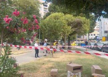 Sherri për lojën e dominove/ 70-vjeçari që sulmoi shokun me thikë shfaqet i penduar në gjykatë dhe u kërkon ndjesë familjarëve të të lënduarit.