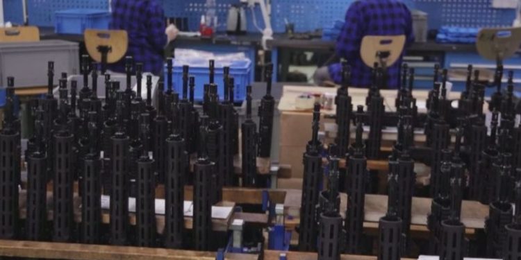 Shteti përfshihet në sektorin e dronëve dhe armëve, si do të shpërndahen aksionet me sektorin privat?