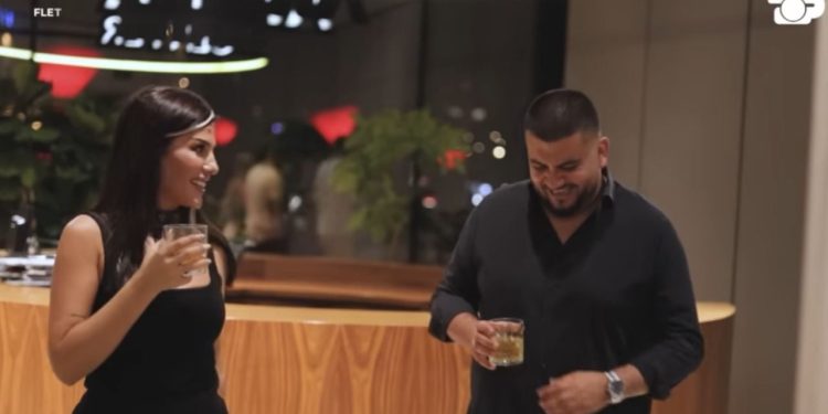 Si u krijua kënga 'Kcejna mbi tavolina' - Ermal Fejzullahu për herë të parë zbulon prapa 'Gasolina'.