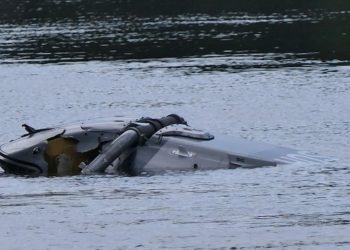 Të paktën dy persona kanë humbur jetën pas rrëzimit të një helikopteri ushtarak në Gjermani.