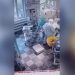 VIDEO/ Tërmeti në Rusi shqetëson kirurgët gjatë operacionit, ekipi mjekësor mbulon pacientin dhe mban barelën.