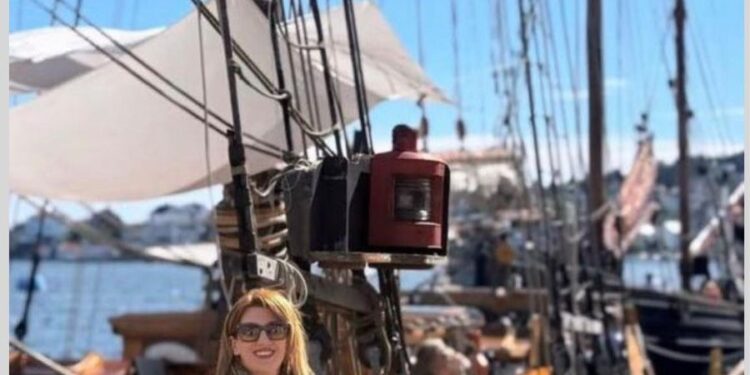 Denoncimi/ Drejtoresha e Arsimit në ZVA Patos, Elda Goxhaj me raport mjekësor, shfaqet në Instagram nga pushimet në Norvegji