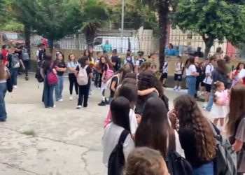 15 mijë nxënës në Elbasan, 1200 prej tyre për herë të parë marrin vendet në banka, ndërsa 1500 do të regjistrohen në shkollat e reja.