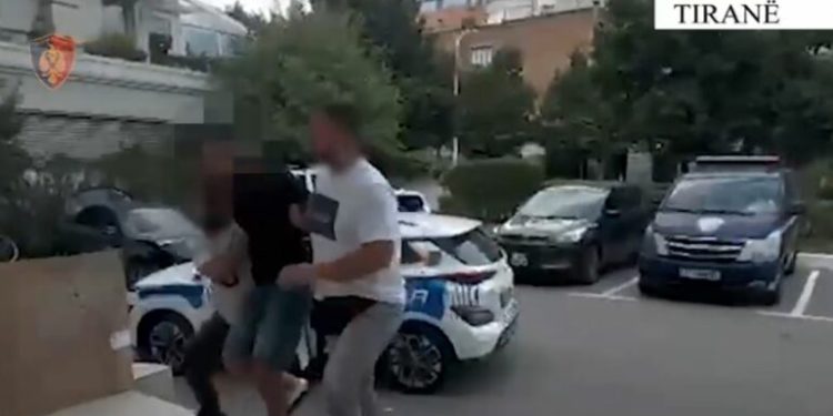 26-vjeçarja vdes për shkak të një mashtrimi, arrestohet i riu në Tiranë