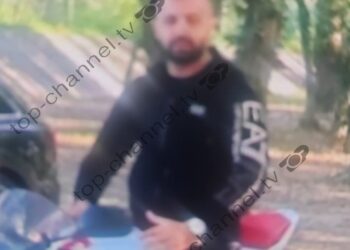 30-vjeçarja nga Muriqani akuzohet për përdorim të armës së zjarrit, identifikohet autori në foto