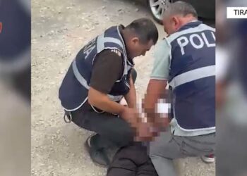 38-vjeçari nga Burreli arrestohet për armëmbajtje në makinë