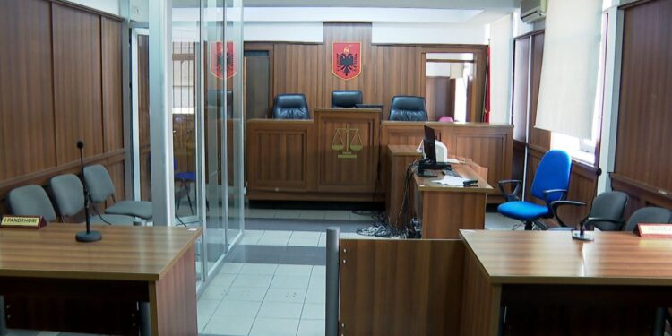 44 mijë dosje të mbledhura, sot shqyrtohen rastet e vitit 2017! Kërkohen hapësira të reja për 22 ndihmës në Apel.