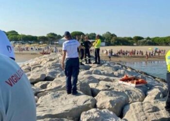 6-vjeçari në Itali gjendet pa shenja jete pas një ndikimi në det me nënën e tij