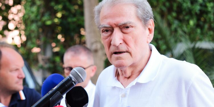 Berisha: Në SPAK gjeta Elvis Doçin (Visi Pojës) duke dekoruar Altin Troplinin si president nderi të kartelit