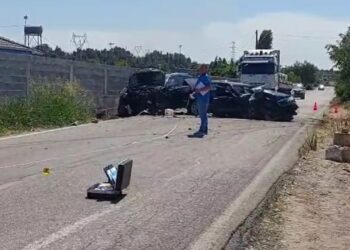 Aksident i rëndë në rrugën Mamurras-Thumanë! Dy të rinj të plagosur, transportohen në spitalin e Traumës.