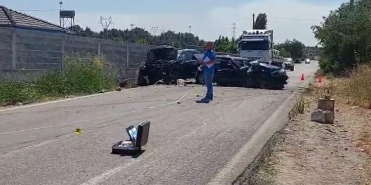 Aksident i rëndë në rrugën Mamurras-Thumanë! Dy të rinj të plagosur, transportohen në spitalin e Traumës.