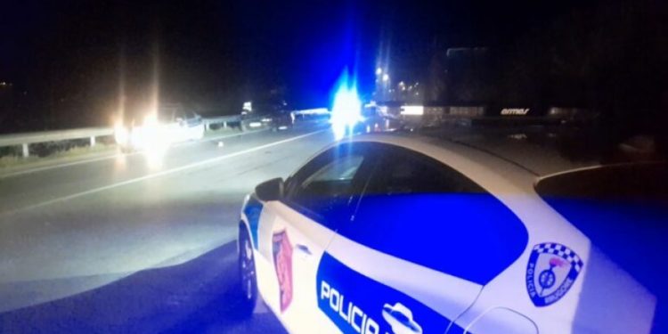 Aksident në Gjirokastër-Kakavijë, këmbësori goditet nga automobili.