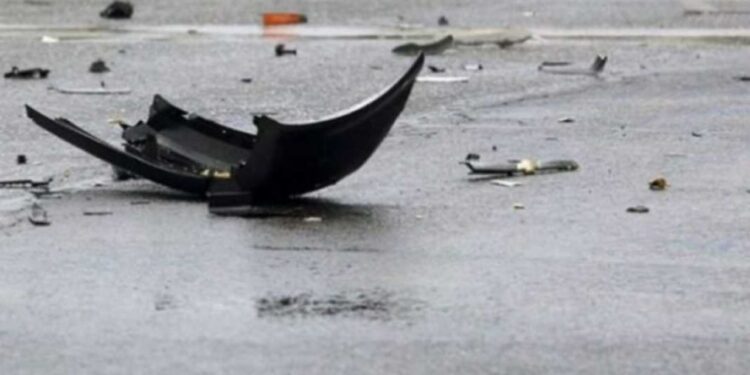 Aksident tragjik në Shkodër, një person vdes pas përplasjes mes kamionit dhe makinës.