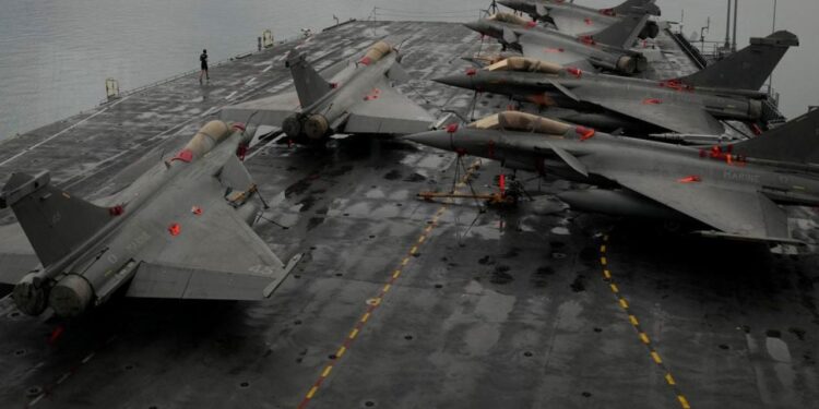 Analiza e DW: Merz dhe Macron përballen me vendimin për avionin e ri luftarak