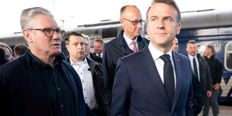 Analizë: Lidershipi evropian thekson domosdoshmërinë e mbrojtjes së interesave të Ukrainës përpara takimit Trump–Putin.