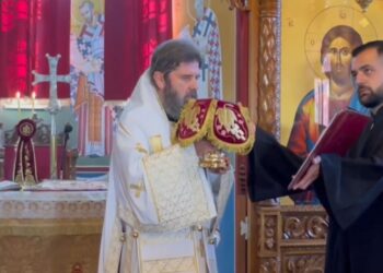 Apel për zjarret! Në "Fjetjen e Hyjlindjes", kryepeshkopi Joan: Pa Perëndinë nuk mund të shkojmë përpara.